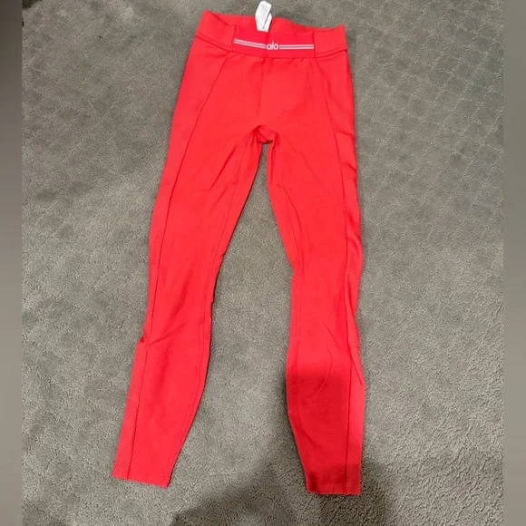 ALO Yoga Fiery Red Leggings & bra! - Picture 1 of 4